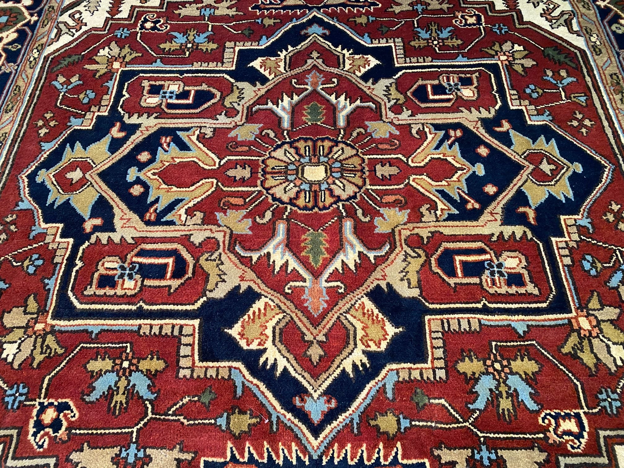 Serapi Design Rug 9x12