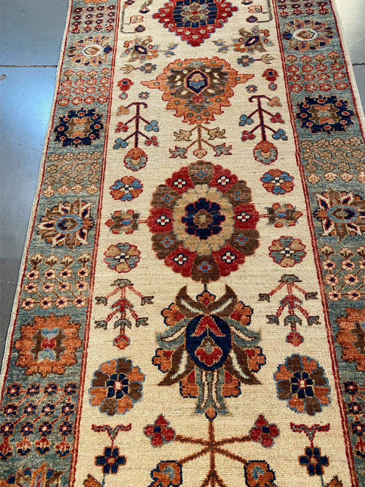 STUNNING FINE  WOOL RUNNER 2'.8"x11'.8"