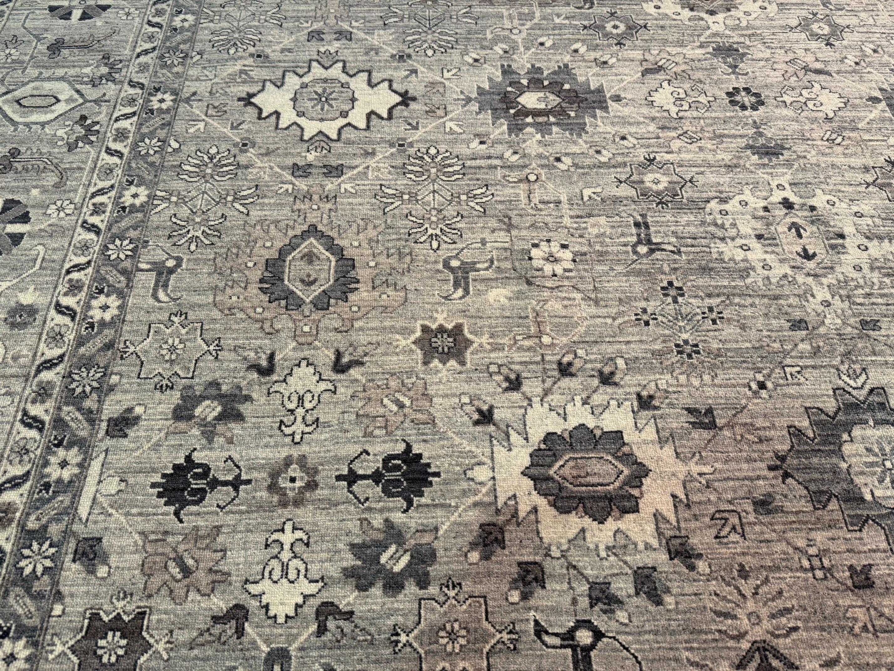 Magnificent Mahal Rug 9.1x12'