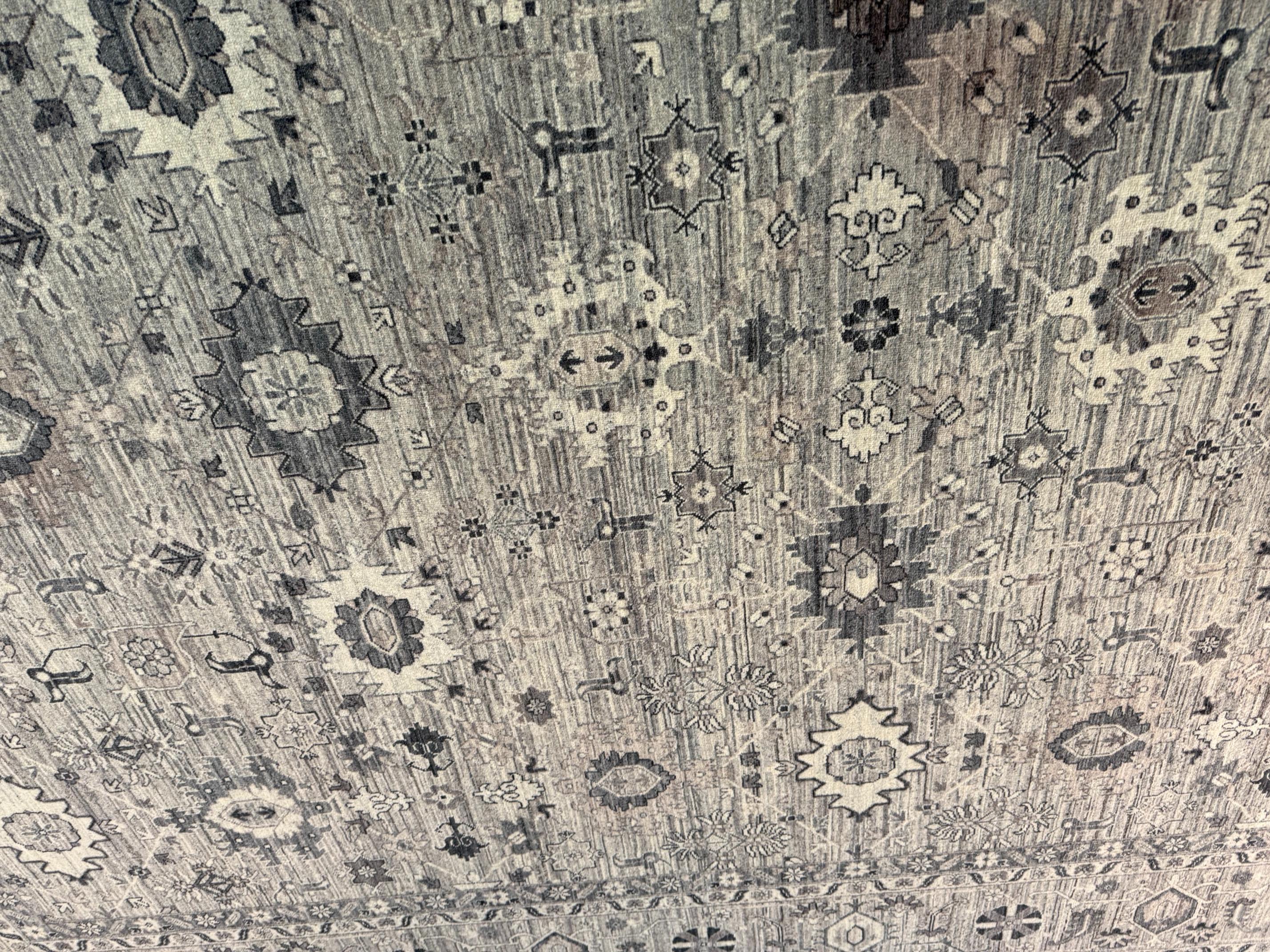 Magnificent Mahal Rug 9.1x12'